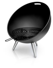 Moderne FireGlobe-grillrooster van zwart metaal met drie stevige poten, zijaanzicht.