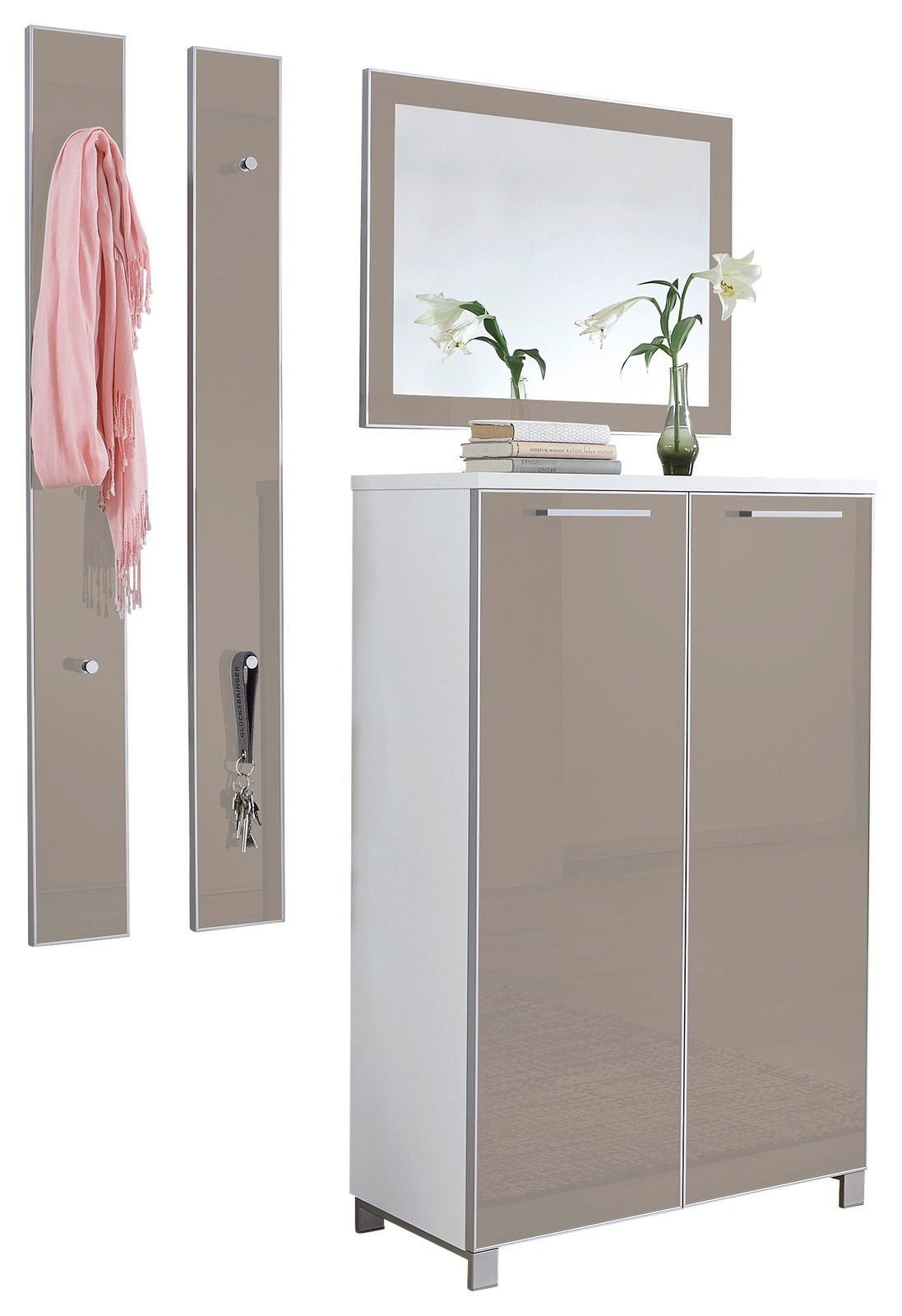 VOSS Garderoben-Set 4-tlg. SANTINA Garderoben-Set bestehend aus einem hohen Schrank mit zwei Türen, zwei Wandpaneelen mit Haken und einem großen Spiegel, frontal betrachtet.