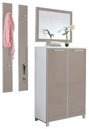 Garderoben-Set bestehend aus einem hohen Schrank mit zwei Türen, zwei Wandpaneelen mit Haken und einem großen Spiegel, frontal betrachtet.