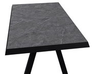 Gartentisch klein, ausziehbar, mit grauer Steinoptik-Tischplatte, seitliche Perspektive