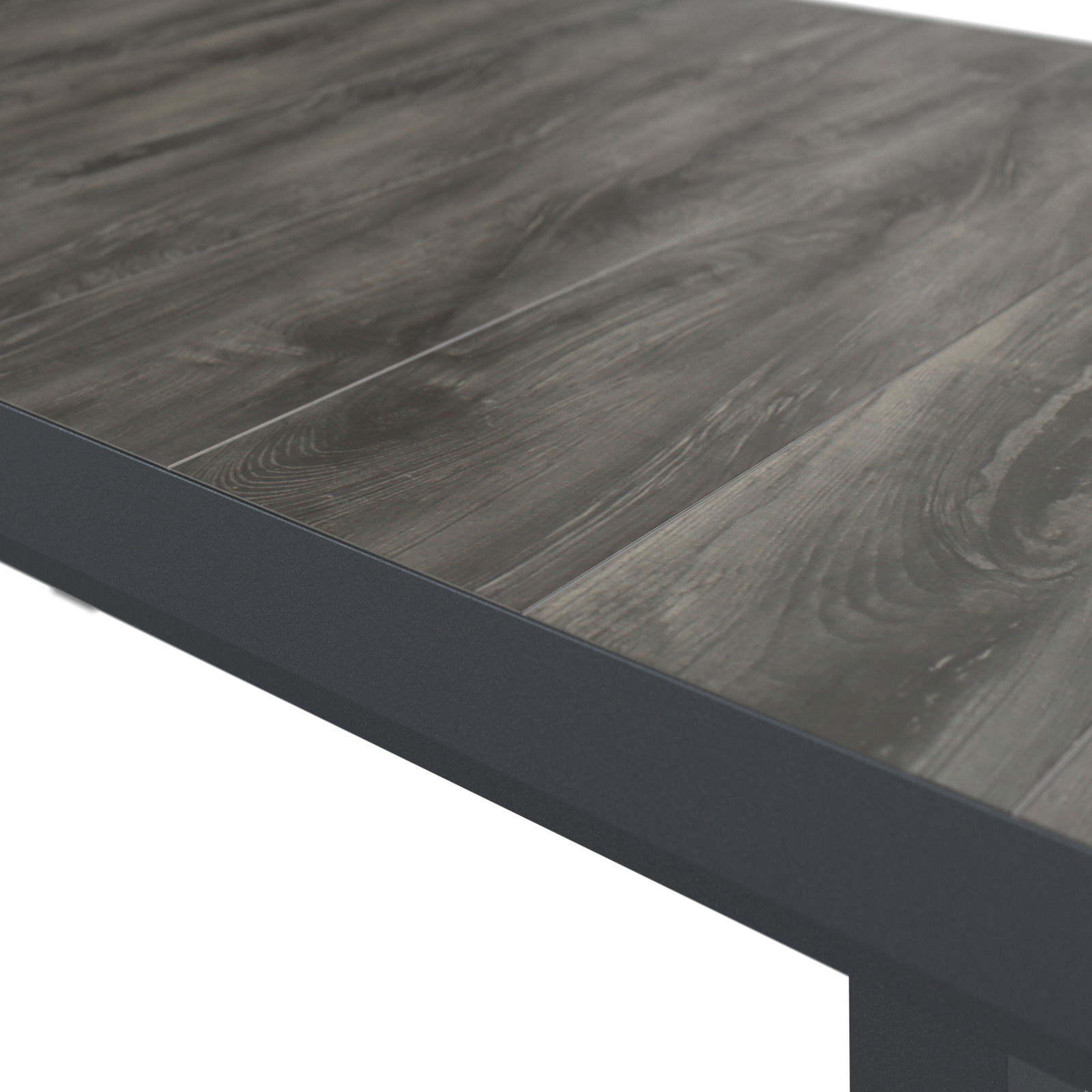 Nahaufnahme eines ausziehbaren Gartentisches mit Holzoptik, seitliche Perspektive