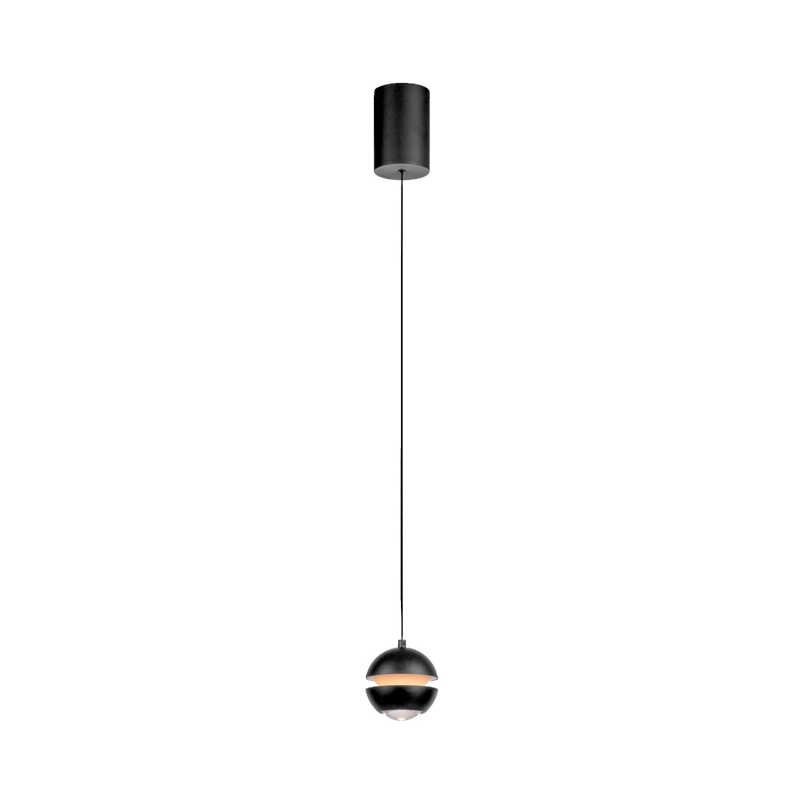 Schwarze Pendelleuchte mit kugelförmigem Lampenschirm und langem Kabel, warmes Licht, freigestellt auf weißem Hintergrund, Ansicht von vorne in leichter Untersicht.
