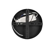 Runde LED-Hängeleuchte von oben mit sichtbarem LED-Treiber und Kabeln.