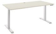 Moderner E-Schreibtisch 160 mit weißem Gestell und heller Holzplatte, seitliche Perspektive