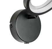 Nahaufnahme eines schwarzen LED-Strahlers mit rundem Gehäuse und verstellbarem Leuchtkopf, seitliche Perspektive