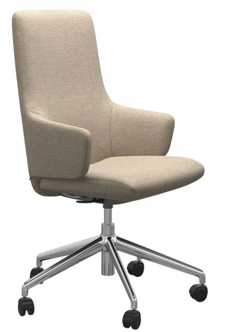 Moderne thuiskantoorstoel met beige stoffen bekleding en verstelbare metalen voet, zijaanzicht