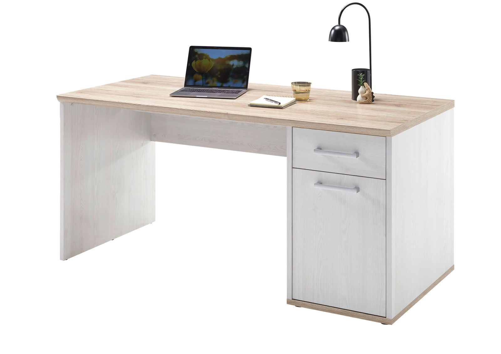 Moderner Schreibtisch mit Holzoberfläche, Laptop, Lampe und Notizbuch, seitliche Perspektive