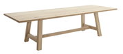 Houten tafel met rechthoekig tafelblad en stevige poten, zijaanzicht