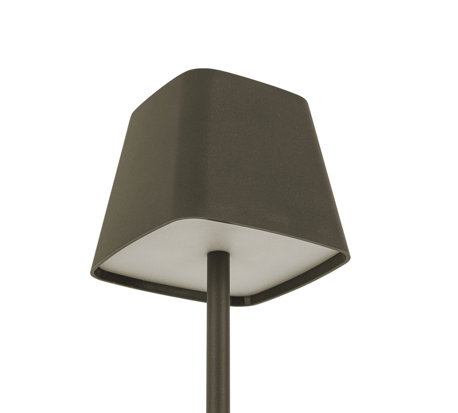 Nahaufnahme einer modernen Akku-Tischleuchte mit quadratischem Lampenschirm in dunkler Farbe, von unten betrachtet.