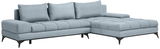 Graues Ecksofa mit Ottomane, moderne Metallfüße, Perspektive von vorne rechts