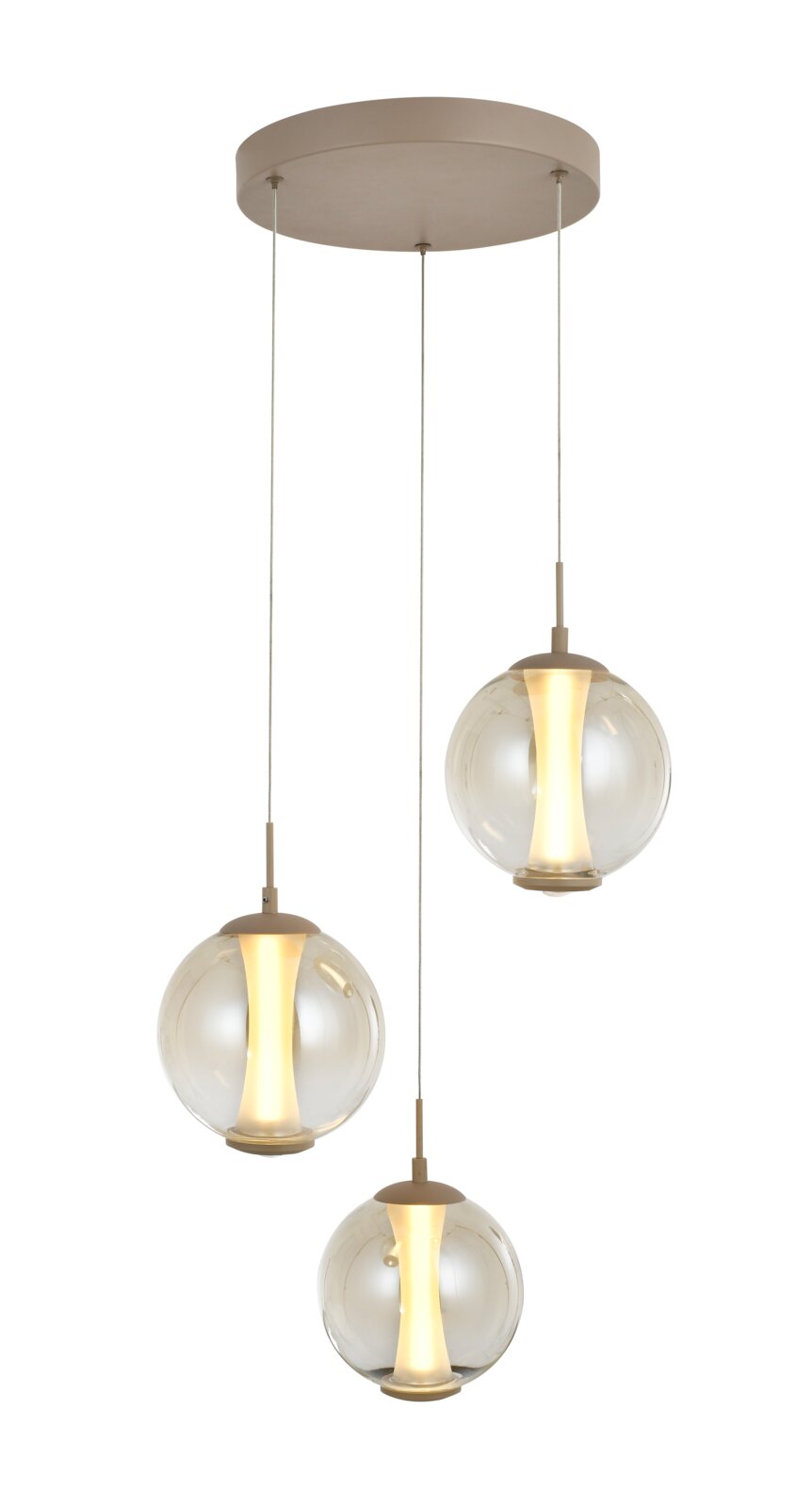 Drielichts hanglamp met ronde beige plafondkap, transparante glazen bollen en warmwitte verlichting, frontaal van licht onderaf gezien.