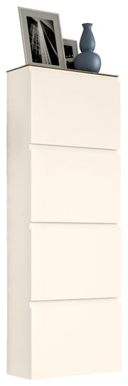 Hängeschuhschrank 4K-T33 in seitlicher Perspektive mit vier Fächern, dekoriert mit einem blauen Krug und gerahmten Fotos auf der Oberseite.