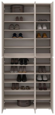 Vorderansicht eines XXL-Schuh- und Mehrzweckschranks mit mehreren Regalböden, gefüllt mit verschiedenen Schuhen und zwei runden Boxen.