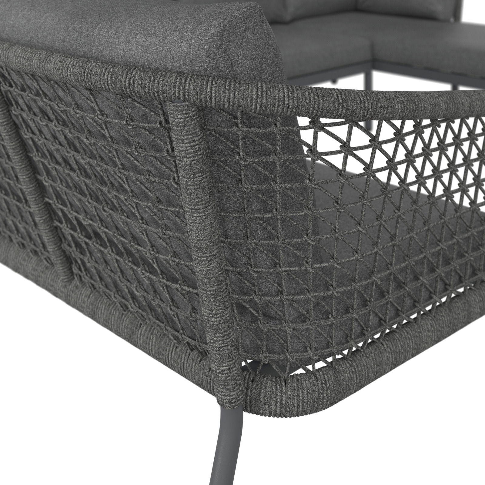 Detailansicht einer Loungegarnitur mit grauem Geflecht und Polsterung, seitliche Perspektive.