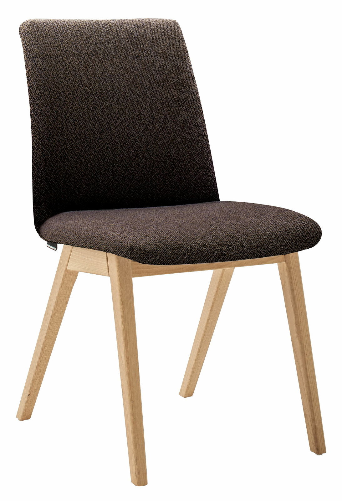 Moderner Stuhl mit braunem Stoffbezug und hellen Holzbeinen, seitliche Perspektive