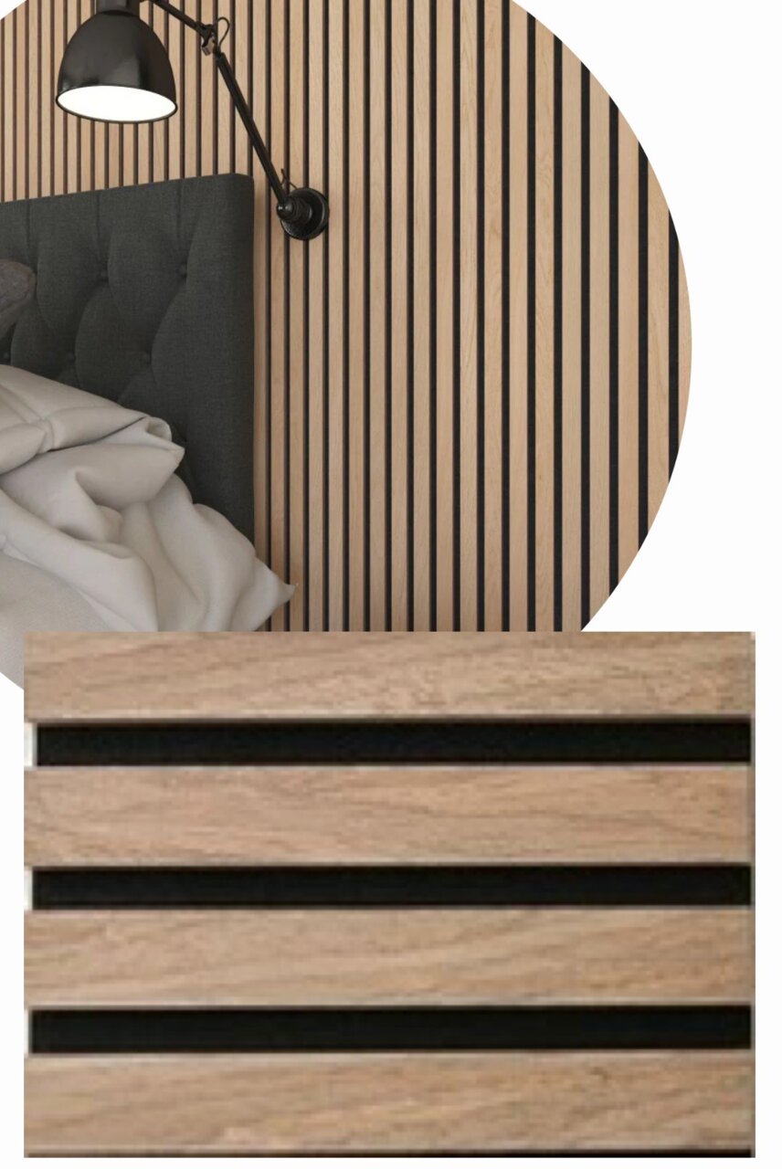 Akustikpaneele in Holzoptik mit schwarzen Streifen, perspektivisch von der Seite gezeigt, neben einem Bett mit grauem Kopfteil und einer schwarzen Wandlampe.