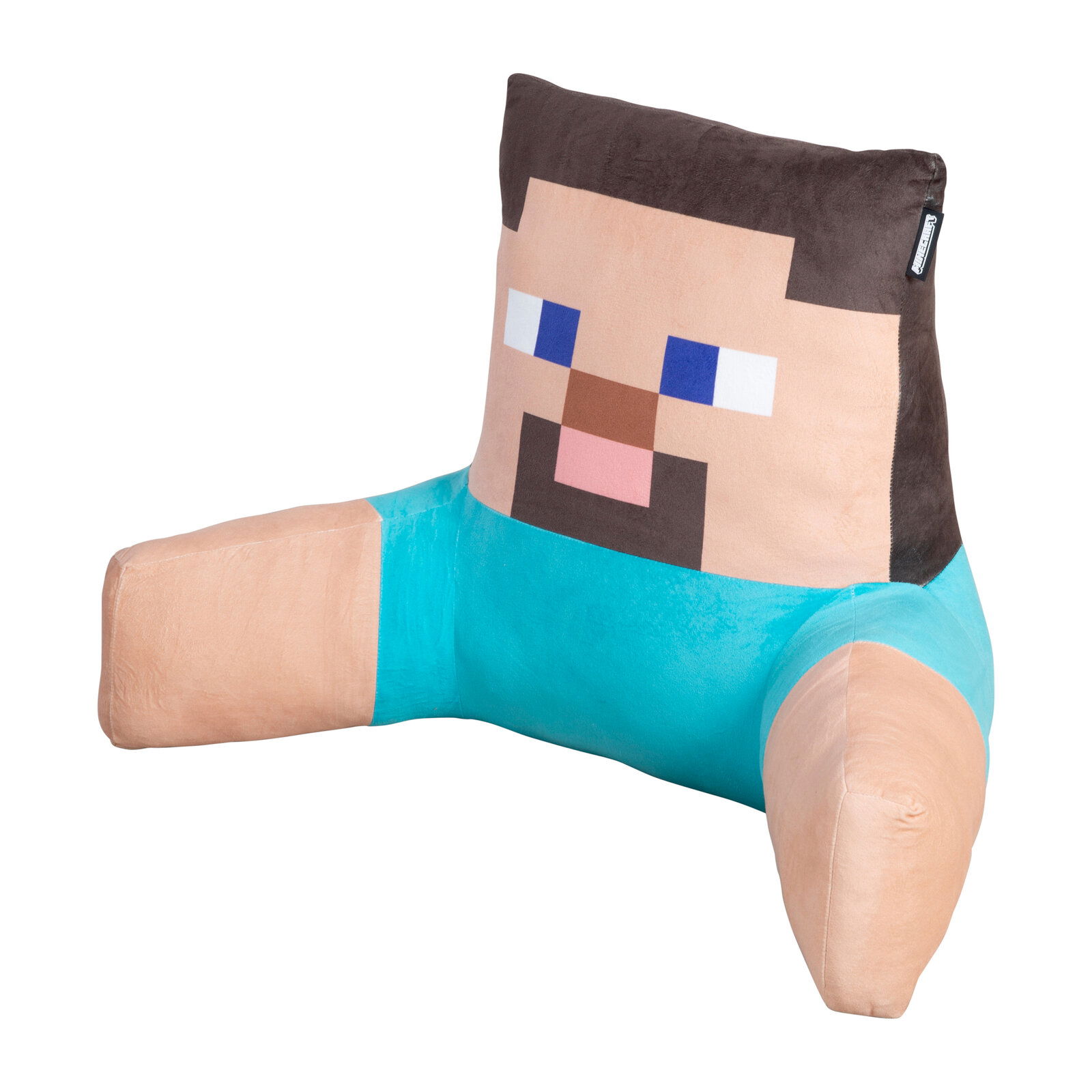 Minecraft Steve Plüschkissen in Sitzform mit Armlehnen, türkisfarbenem Shirt und pixeligem Gesicht, freigestellt auf weißem Hintergrund, schräg von vorne links fotografiert.