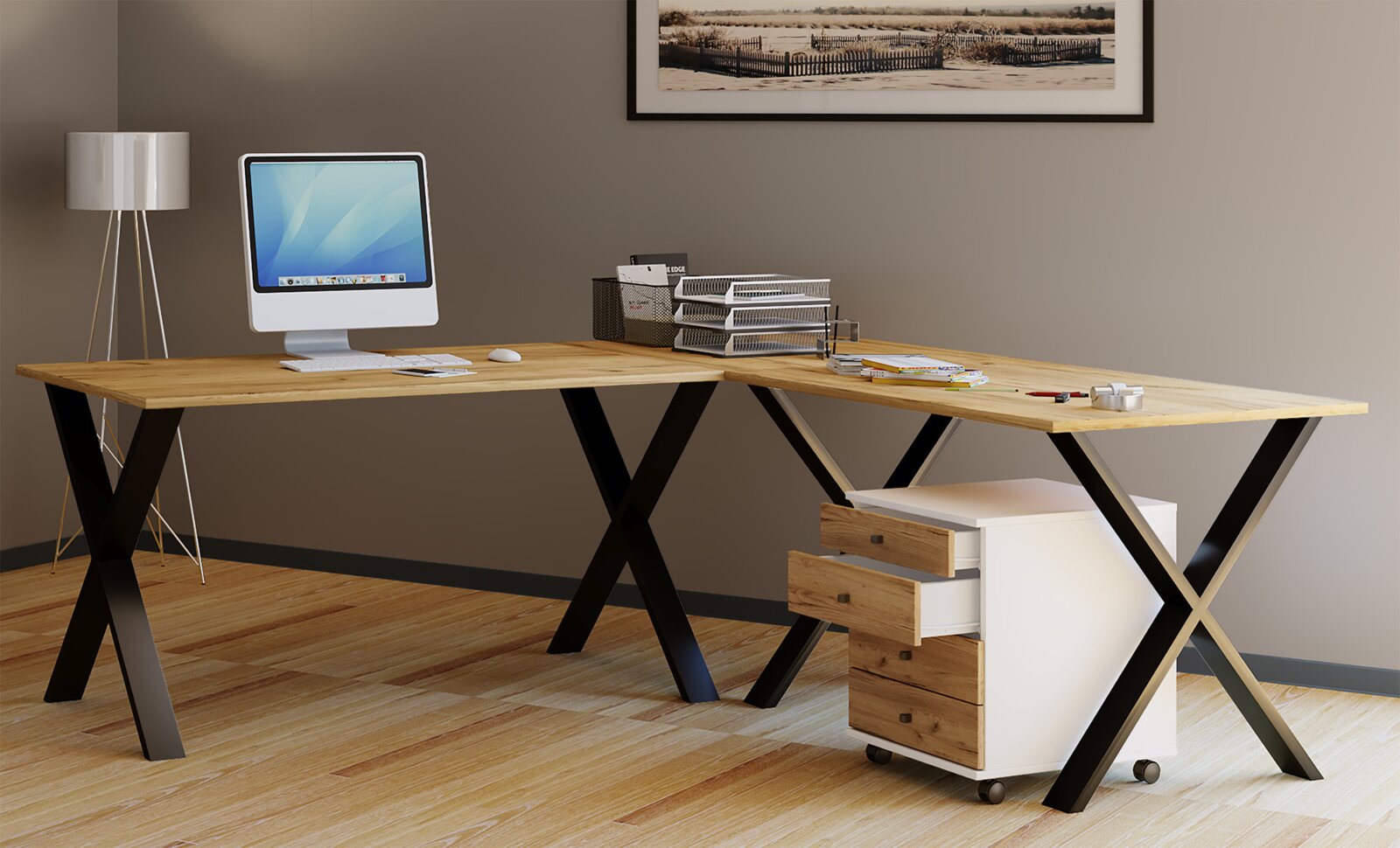 Moderner L-förmiger Eckschreibtisch aus hellem Holz mit schwarzen X-Metallbeinen und Rollcontainer, im Büro-Setting aus leicht seitlicher Frontansicht (3/4-Perspektive) fotografiert.