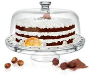 Transparente Glas-Kuchenplatte mit Fuß und Glashaube (Torten-Glocke) mit aufgesetztem Kuchen, frontal in leichter Seitenansicht auf weißem Hintergrund