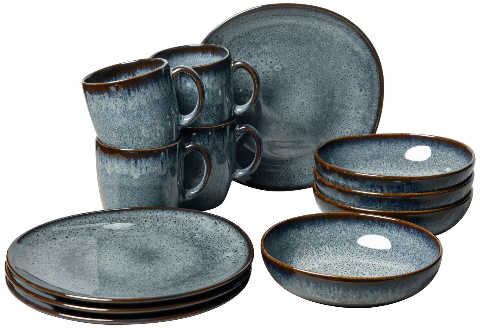 Frontalansicht eines 12-teiligen Frühstücks-Sets aus Keramik in Blau- und Brauntönen, bestehend aus Tellern, Schalen und Tassen.