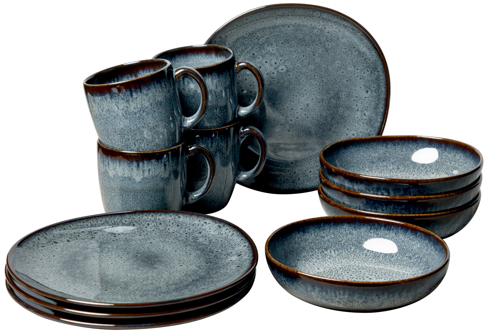Frontalansicht eines 12-teiligen Frühstücks-Sets aus Keramik in Blau- und Brauntönen, bestehend aus Tellern, Schalen und Tassen.