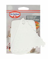 Tortenkamm und Teigschaber-Set von Dr. Oetker, Vorderansicht, weißes Kunststoffwerkzeug mit verschiedenen Kanten für Kuchendekoration.