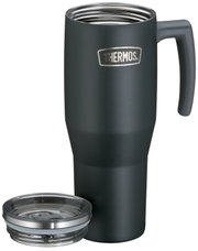 Donkergrijze Thermos-isoleerbeker van roestvrij staal met handgreep en transparant deksel, schuin van voren en iets van boven afgebeeld.