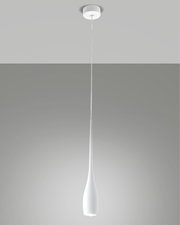 Moderne LED-Pendelleuchte COCO von Fabas Luce in Tropfenform, von der Seite betrachtet, mit elegantem, schlankem Design und weißem Finish.
