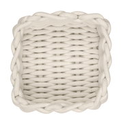 Vogelperspektive auf einen quadratischen, naturfarbenen Badkorb mit geflochtenem Design.