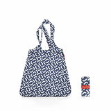 Blauer Mini Maxi Shopper mit weißem geometrischem Muster, Vorderansicht, zusammengefaltet daneben