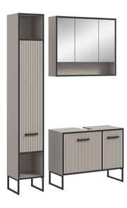 Moderne Badkombination mit vertikalen Streifen, bestehend aus einem hohen Schrank, einem Spiegelschrank und einem Waschtischunterschrank, aus seitlicher Perspektive.