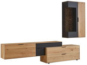 Moderne Wandkombination aus Holz und schwarzem Material, bestehend aus einem hängenden Schrank und zwei bodenstehenden Elementen, seitliche Perspektive.