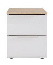 Weißer Nachttisch mit zwei Schubladen, Holzoptik-Platte und schwarzen Füßen, frontal von vorne fotografiert