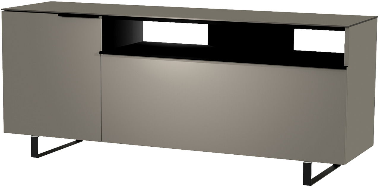 Modernes TV-Lowboard in grauer Farbe mit offenen Fächern und Metallbeinen, seitliche Perspektive.