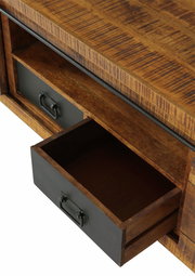 Nahaufnahme eines TV-Lowboards aus Holz mit geöffneter Schublade, seitliche Perspektive