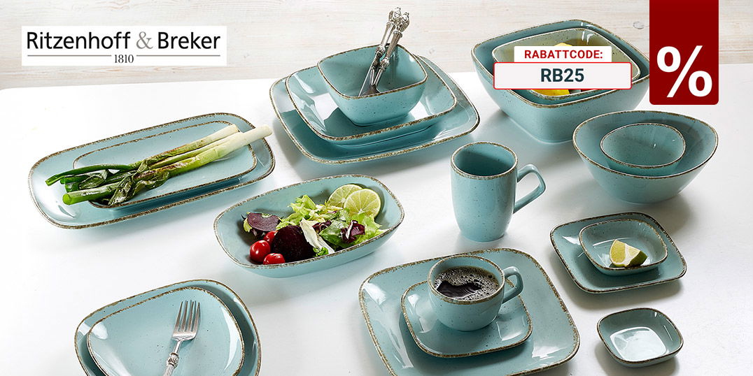 Türkises Geschirrset von Ritzenhoff & Breker in rustikaler Optik, dekorativ angerichtet auf weißem Tisch