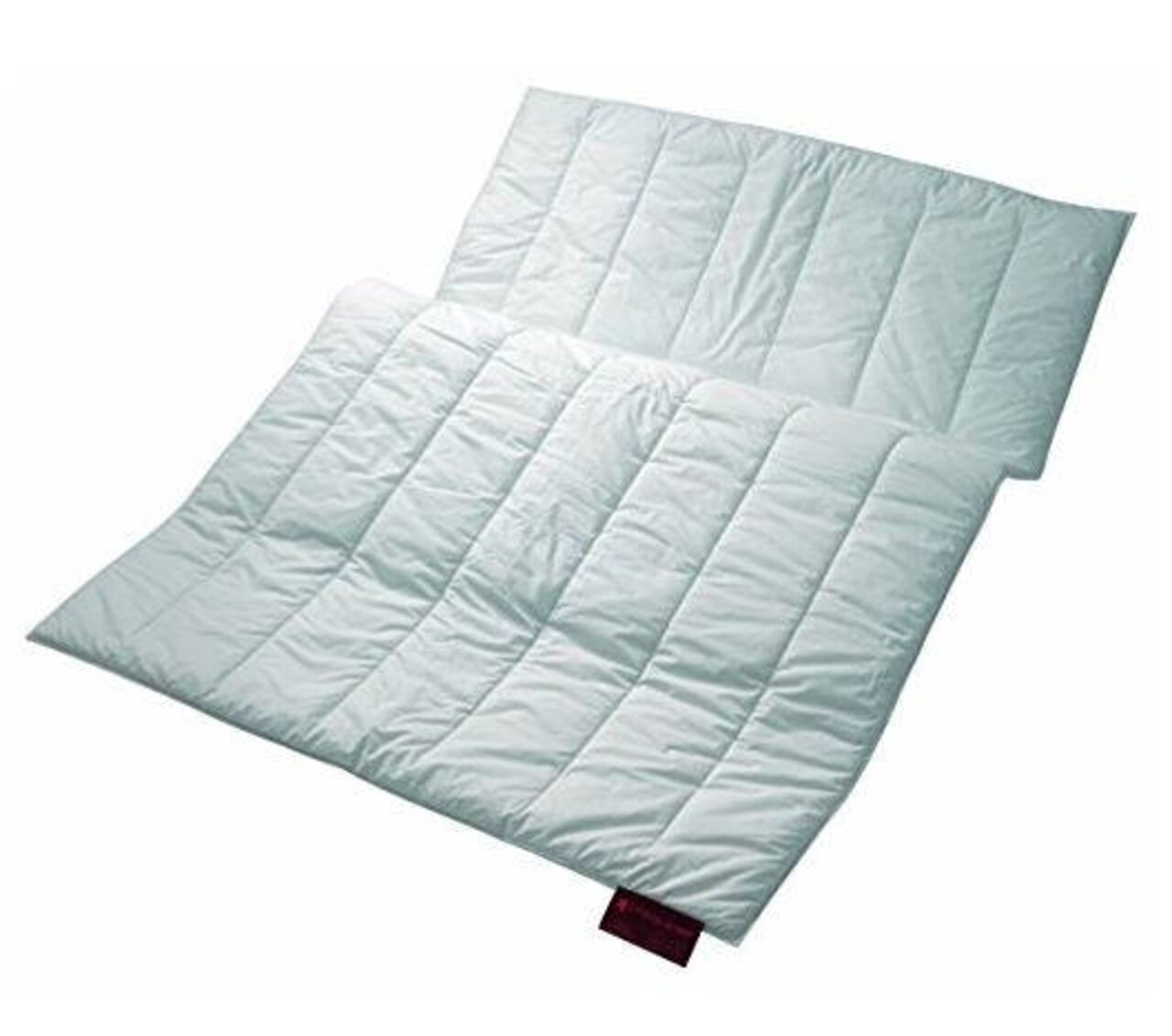 Winterbettdecke 135x200 cm in Draufsicht, weiße Steppdecke mit rechteckigem Muster