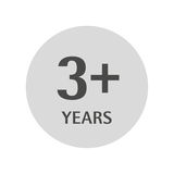 Rundes Symbol mit der Aufschrift '3+ YEARS', geeignet für Kinder ab 3 Jahren, Vorderansicht.