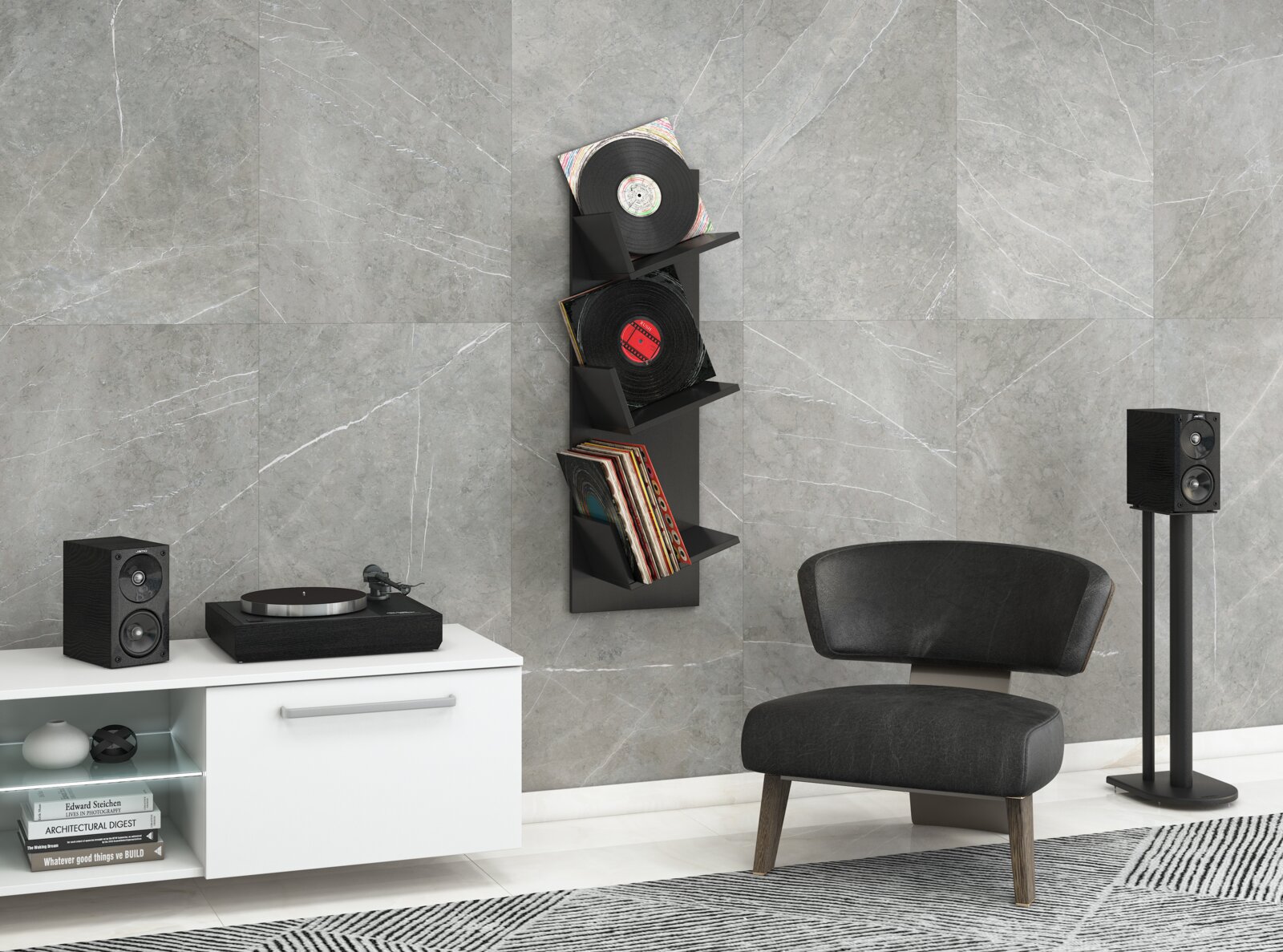 Schwarzes, wandmontiertes Vinyl-Schallplattenregal mit mehreren Fächern, bestückt mit Schallplatten und Covern, in moderner Wohnzimmerszene; frontale Ansicht mit leichtem Blick von links.