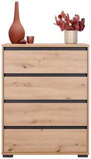 Hochkommode aus der Serie LINE mit vier Schubladen in Holzoptik, dekoriert mit einer Vase, einem kleinen Becher und einem Blumentopf, Frontalansicht