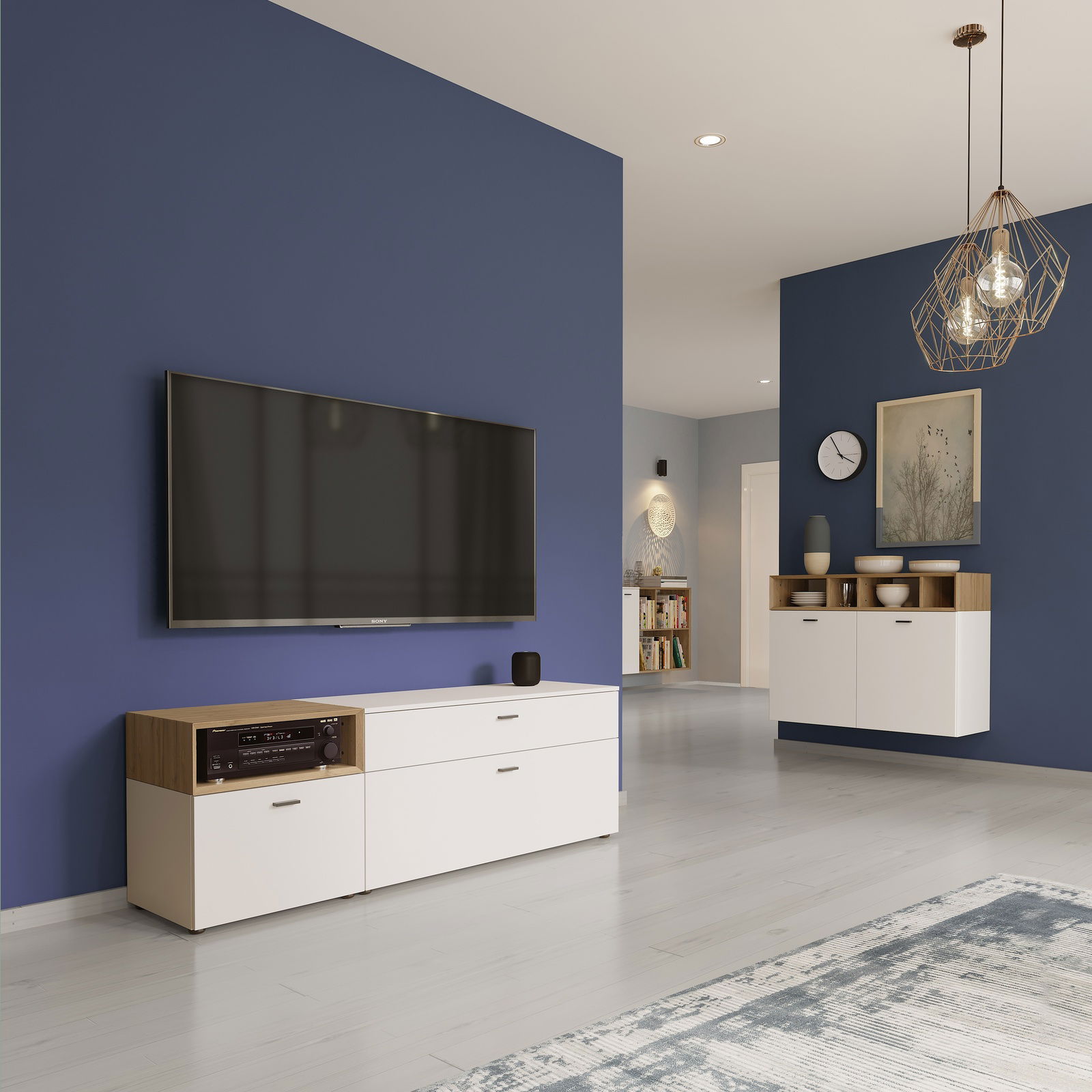 Moderne weiße Kommode mit Holzdetails, frontal betrachtet, in einem stilvoll eingerichteten Wohnzimmer mit blauer Wand und hängendem Fernseher.