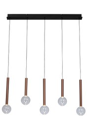 Moderne LED-hanglamp met vijf hangende lampen in koperen fittingen, gezien vanaf de voorkant.