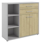 Moderner Aktenschrank mit zwei offenen Regalfächern links und zwei Schubladen sowie zwei Türen rechts, aus hellem Holz und grauem Material, perspektivisch von vorne links betrachtet.
