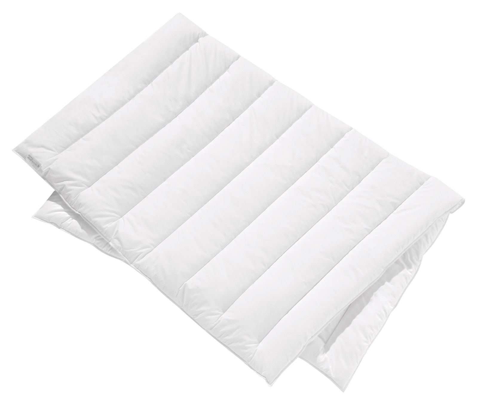 Weiße, gesteppt wirkende Bettdecke in Draufsicht, leicht gefaltet, für das Vegan Dream Solobett 135x200.