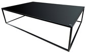Moderne salontafel met zwart glazen blad en slank metalen frame, zijaanzicht