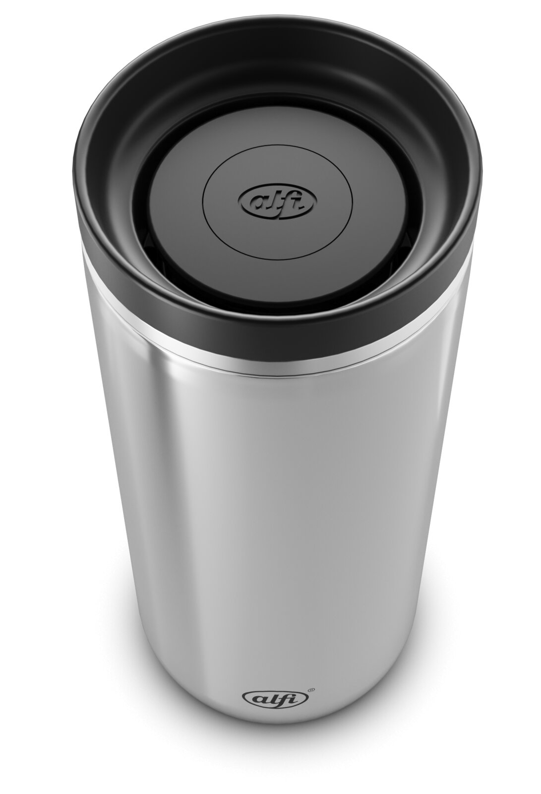 Weißer alfi Isolierbecher/Travel Mug mit schwarzem Deckel, Produktaufnahme in leichter Draufsicht (von oben) vor neutralem Hintergrund
