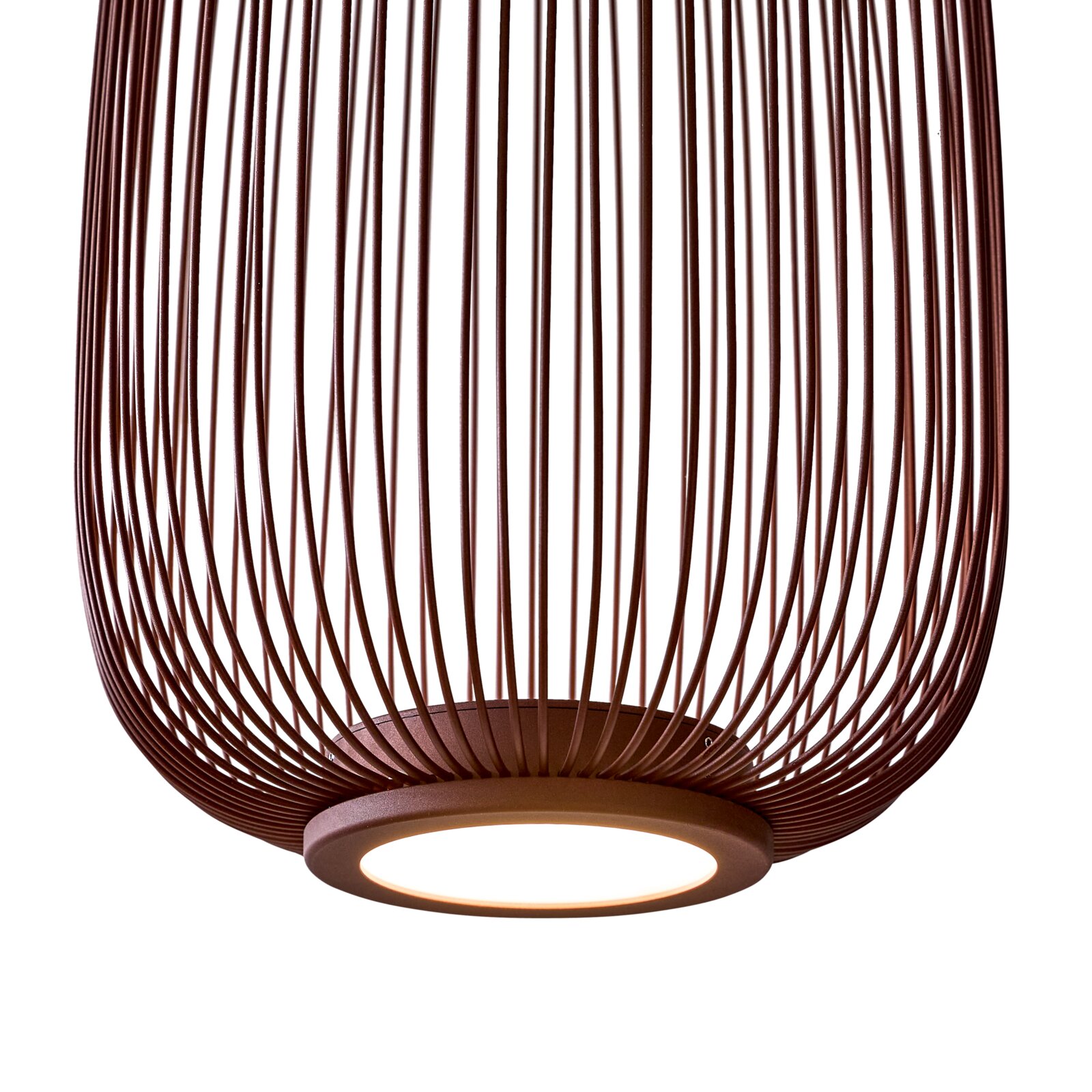 Moderne LED-Hängeleuchte mit braunem, drahtigem Design, von unten betrachtet.