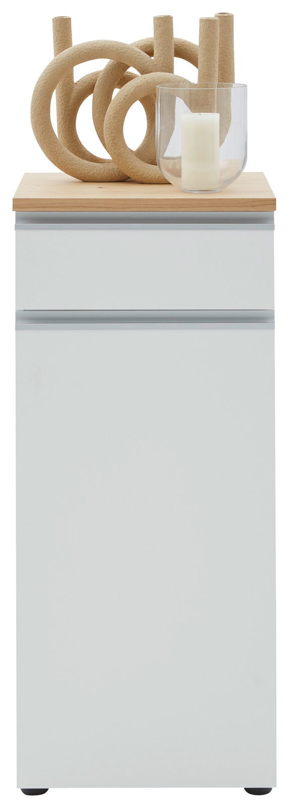 Frontansicht einer weißen Kombi-Kommode mit Holzplatte, dekoriert mit einer modernen Skulptur und einer Kerze in einem Glasgefäß.