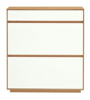 Moderner Schuhschrank aus der VOSS Serie V100 in Holzoptik mit weißen Fronten, Frontalansicht