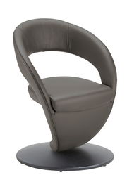 Moderner, drehbarer Sessel in dunklem Leder, seitliche Perspektive